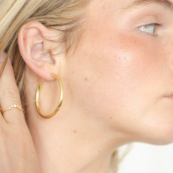 Amor Gold Hoop Post Earrings- Quill Fine Jewelry 